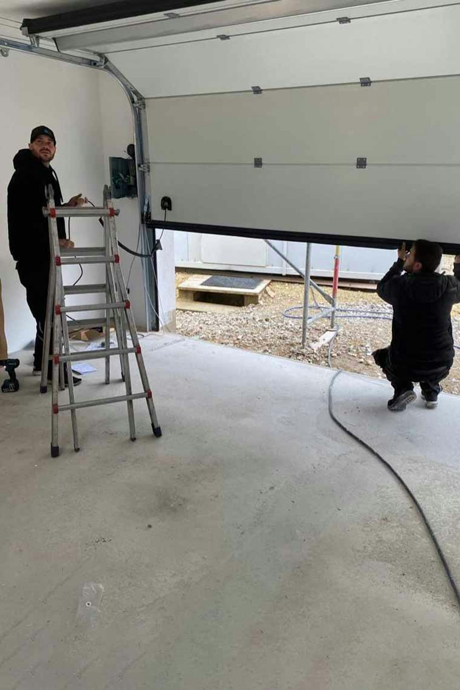 Team von BR Service & Solutions bei der Arbeit